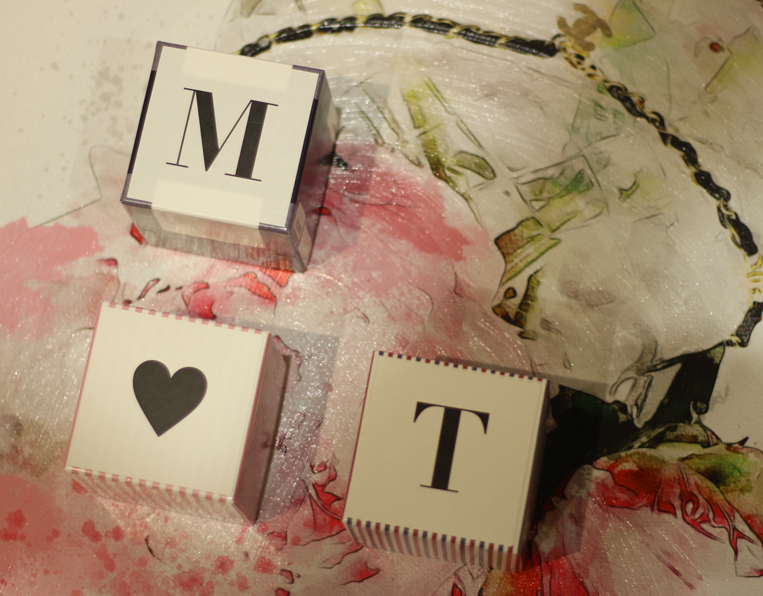 MとTとハートのイニシャルハンカチ