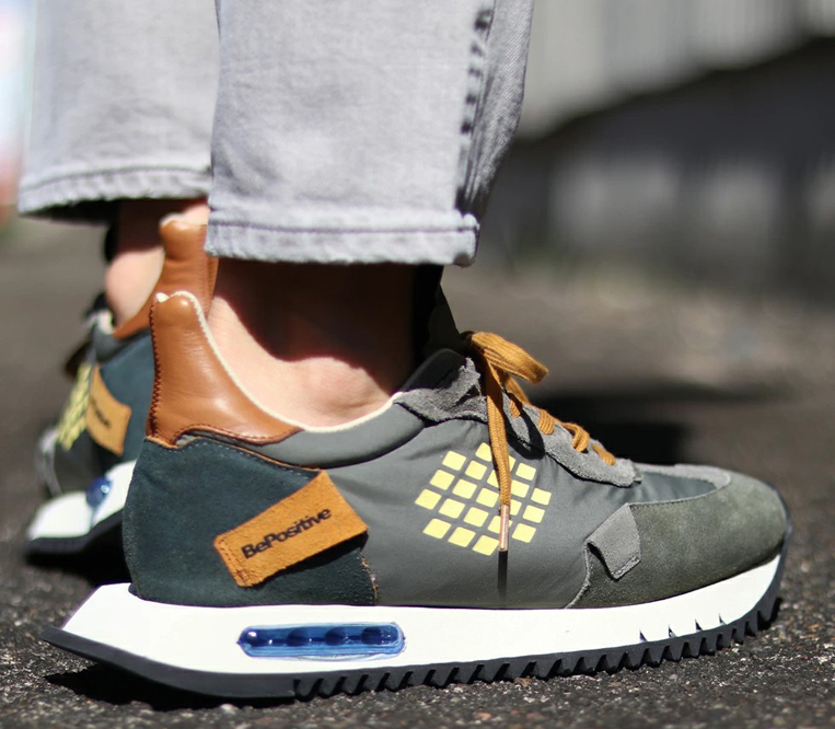 ニューバランスにも負けない履き心地を追求、イタリア製レザースニーカー