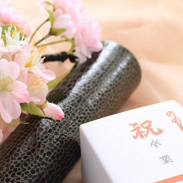 【名古屋市中村区】卒業祝いに喜ばれる・心のこもった贈り物特集