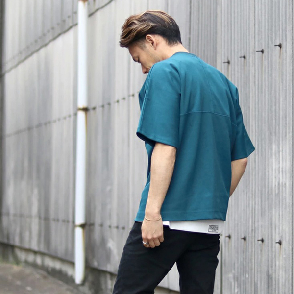 夏コーデをワンランク格上げできる！ヨレないレイヤード用カットソー