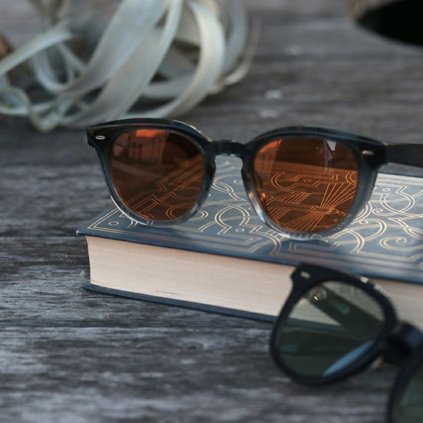 オリバーピープルズはダサい？30代〜40代の大人におすすめの理由と人気ラインナップ