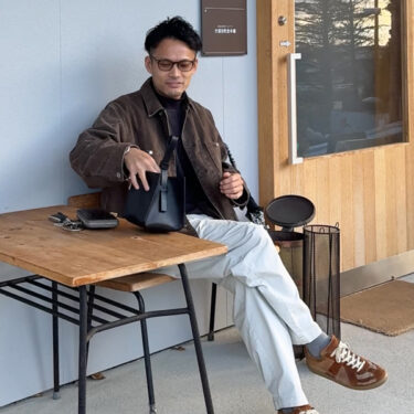 40代メンズのミニバッグはダサい？大人がおしゃれに見える選び方を服屋が解説